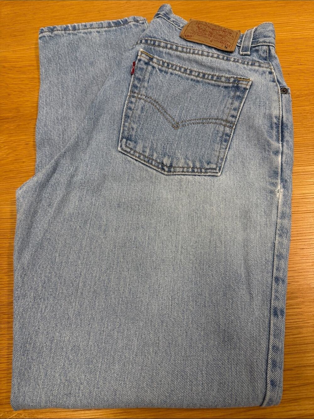 Levi's 550 relax fit taper leg mom Jean wedgy Light Wash Straight Jeans